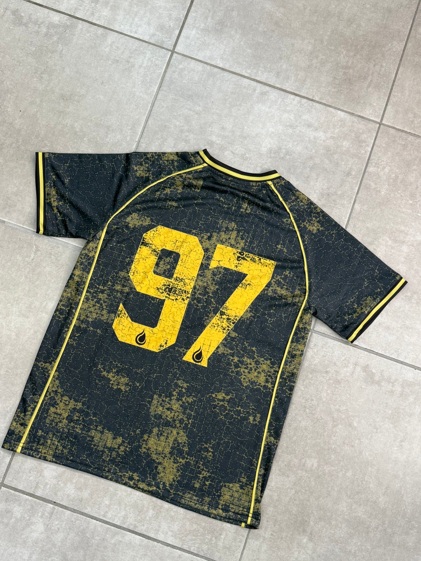 JERSEY "TOTY" N°4 - NOIR & JAUNE | MAILLOT DE FOOTBALL KAZADRIP