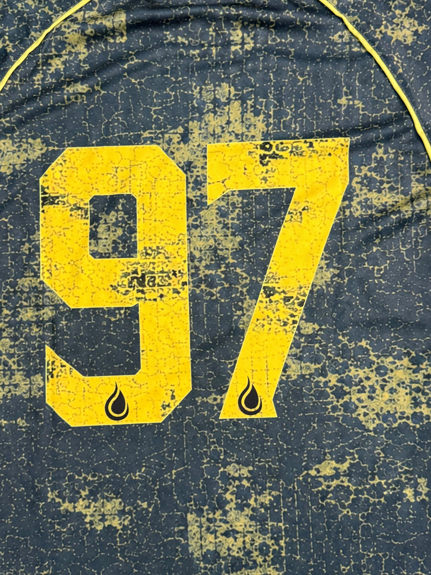 JERSEY "TOTY" N°4 - NOIR & JAUNE | MAILLOT DE FOOTBALL KAZADRIP